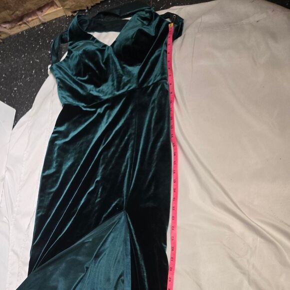 REVELRY Asher velvet classic emerald criss cross‎ open back maxi dress gown 6 - Picture 9 of 11